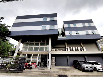 Office for sale Bangkok :  Sukhumvit71 Office building /warehouse land for sale Pridi Banomyong 14 near BTS Phra Khanong Ekkamai Thonglor rama9