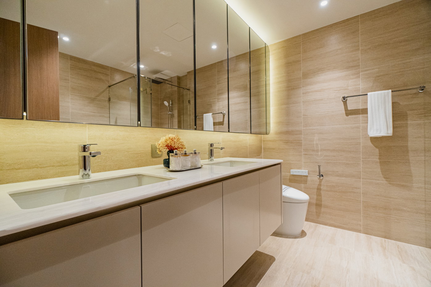 picture via 61 2 bedrooms, for sale - 6/18