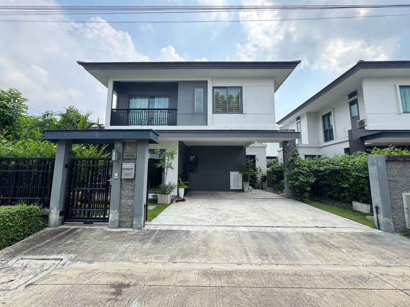 ขายบ้านเดี่ยว : ขาย บ้านเดี่ยว บริทาเนีย บางนา กม.12 Britania Bangna-KM.12  หลังริม ทิศเหนือ