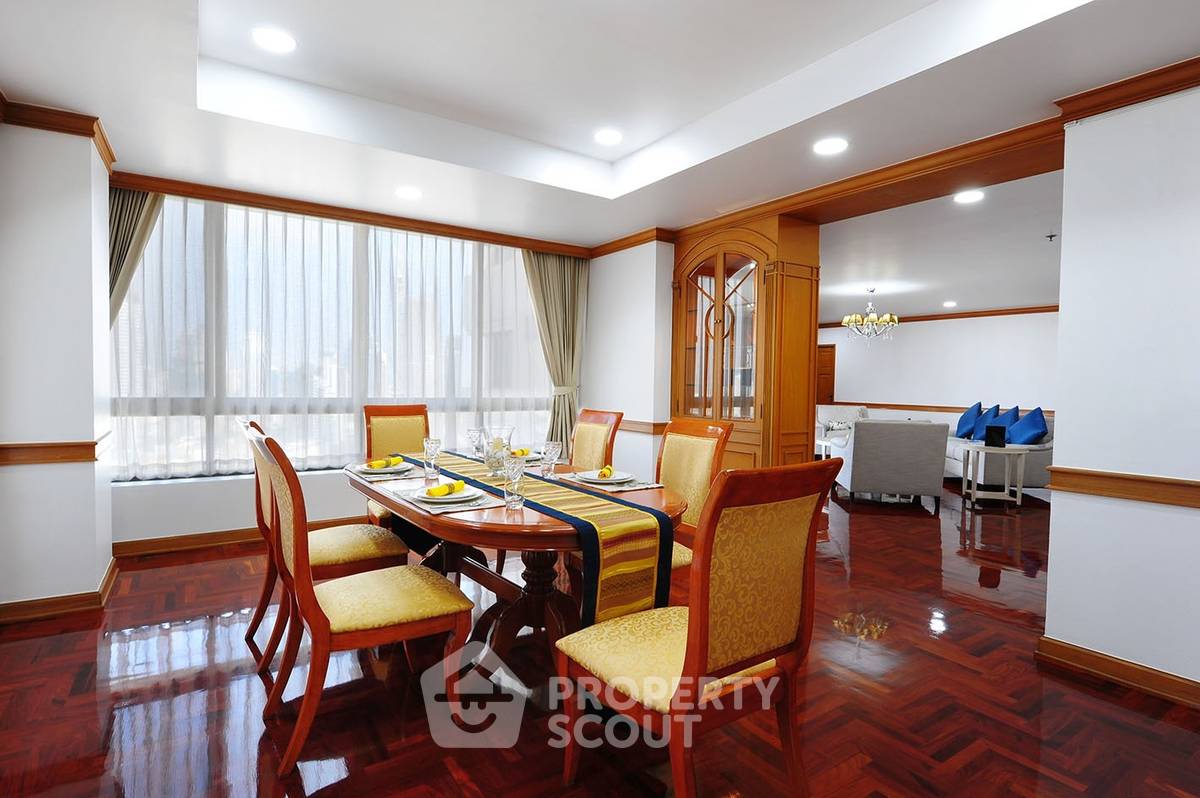 รูป คอนโด 3 ห้องนอน ชั้น 20 ขนาด 365 ตร.ม. โครงการ Ruamsuk Condominium ใกล้ BTS ทองหล่อ (ID 512019) - รูปที่ 1/12