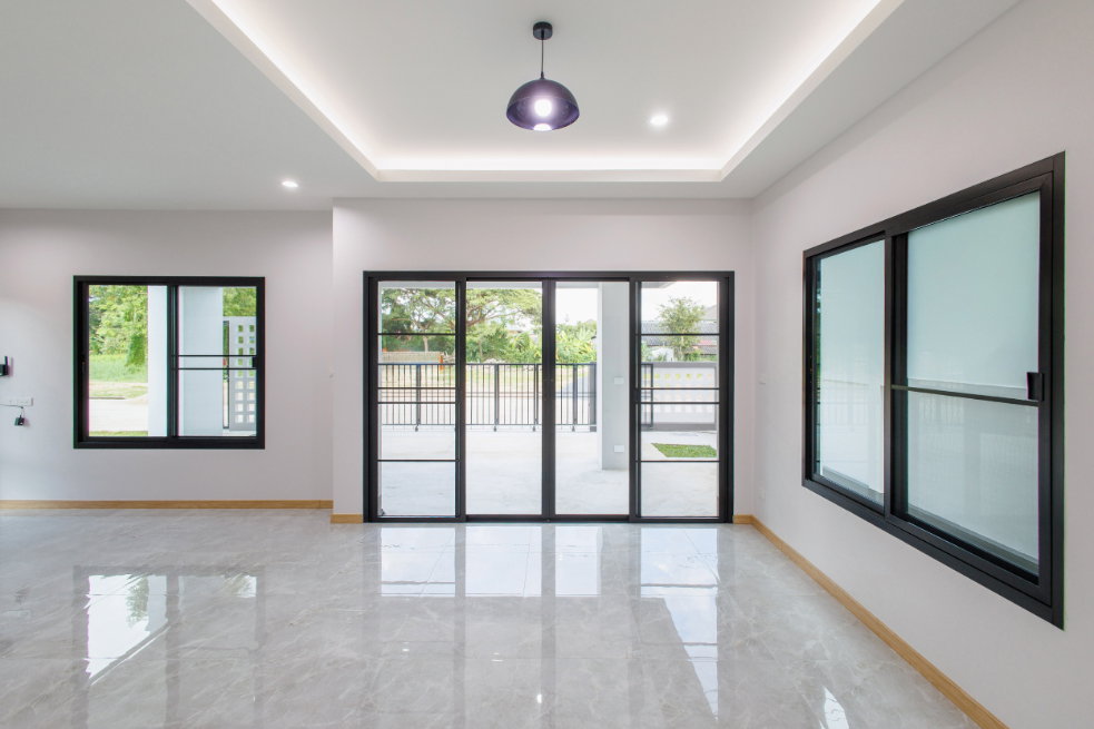 picture Spacious Two-Storey Detached House for Sale - 5/30