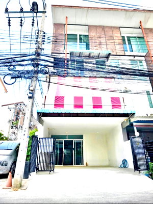 เช่าทาวน์โฮม สถานีรถไฟฟ้าแจ้งวัฒนะ-ปากเกร็ด 28 : ให้เช่าบ้าน แอททิค ไลท์ แจ้งวัฒนะ (Attic Lite Changwattana) อยู่หลังเซ็นทรัล แจ้งวัฒนะ 