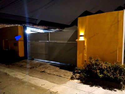 Houses for sale Bangkok : Single house for sale, cheapest in this area, 73.9 sq.wah, corner house with frontage on two streets.