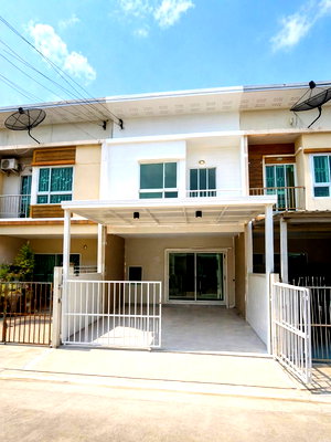 ขายทาวน์โฮม : 🏡 หลุดจอง! ทาวน์โฮมพัฒนาการ 38 จอดรถได้ 3 คัน เพียง 3.99 ล้าน ใกล้รถไฟฟ้าและทางด่วน