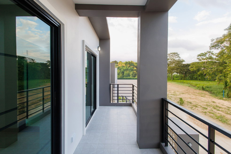 picture Spacious Two-Storey Detached House for Sale - 23/30