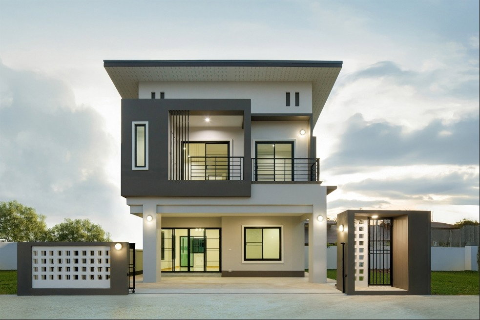picture Spacious Two-Storey Detached House for Sale - 1/30