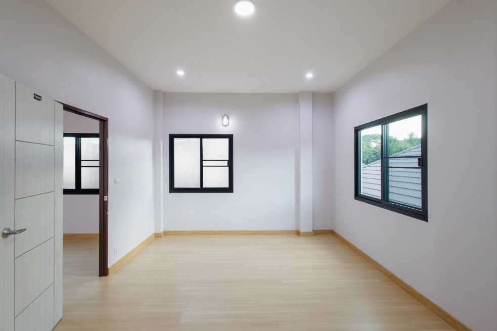picture Spacious Two-Storey Detached House for Sale - 16/30