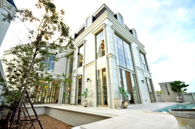 Houses for sale Hang Dong Post Office :  Luxury 3-Storey Pool Villa with Private Swimming Pool for Sale