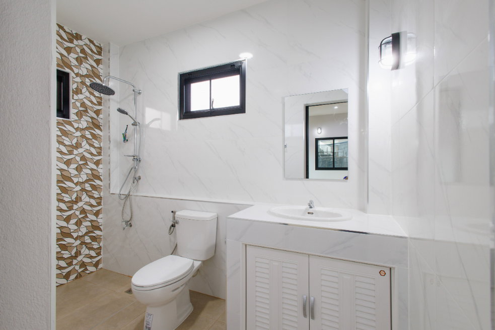picture Spacious Two-Storey Detached House for Sale - 17/30