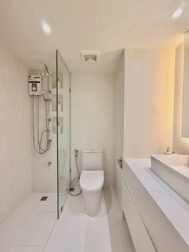 รูป 🏢 เจ ซี ฮิลล์ เพลส ห้องรีโนเวทใหม่ สไตล์อบอุ่น บิลต์อินครบ - รูปที่ 8/9