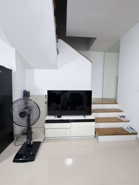 รูป "ยกบ้านให้ฟรี ทาวน์โฮม 2 ชั้น 3 ห้องนอน 2 ห้องน้ำ พร้อมเฟอร์นิเจอร์ เข้าอยู่ได้ทันที" - รูปที่ 8/16