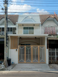Townhouse for sale : Baan Rom Ngao Mai, Land Area 17 square wah, 2 Bedrooms 2 Bathrooms