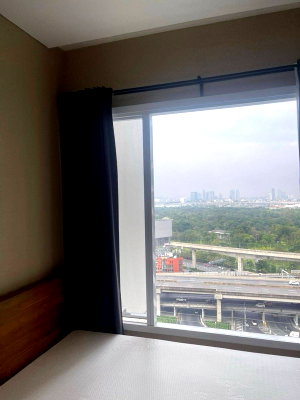 Condos for rent : 🔥Urgent: Condo for rent at The Saint Residences | View of Chatuchak Park | 3 m high ceiling | BTS Ha Yaek Lad Phrao | Only 15,000 baht/month” 