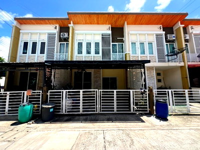 Townhouses for sale : FOR SALE  TOWNHOUSE PROPERTY  1860000 BAHT.