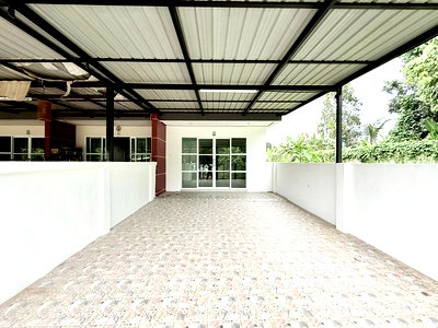 Townhouses for sale : FOR SALE  TOWNHOUSE PROPERTY  2610000 BAHT.