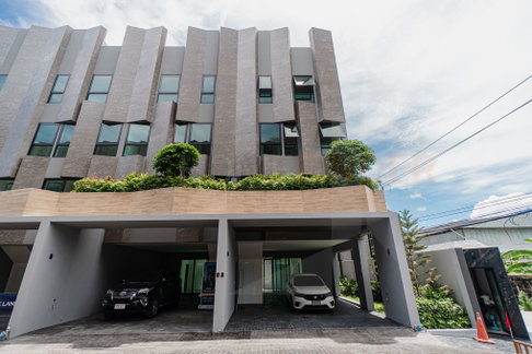The Park Lane 15 Sukhumvit–Bearing 3 bedrooms, for sale