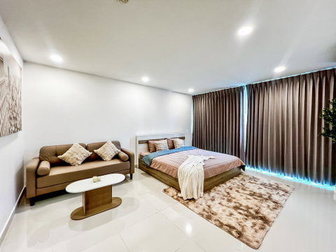 Club Royal Condominium Studio Condo for Sale Wongamat