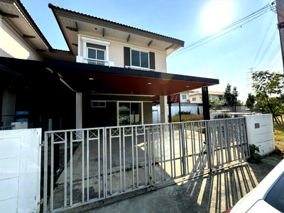 Townhouses for sale : FOR SALE  TOWNHOUSE PROPERTY  4096000 BAHT.