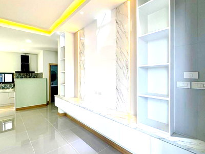 Houses for sale Frost Magical Ice of Siam : Luxury House for Sale in Nong Pla Lai East Pattaya 2Storey