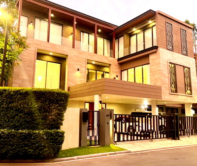 บ้านเดี่ยวให้เช่า : ให้เช่า วนา เรสซิเดนซ์ พระราม9 - ศรีนครินทร์ (Vana Residence) 3 ชั้น พร้อมลิฟท์ ทำเลกรุงเทพกรีฑา