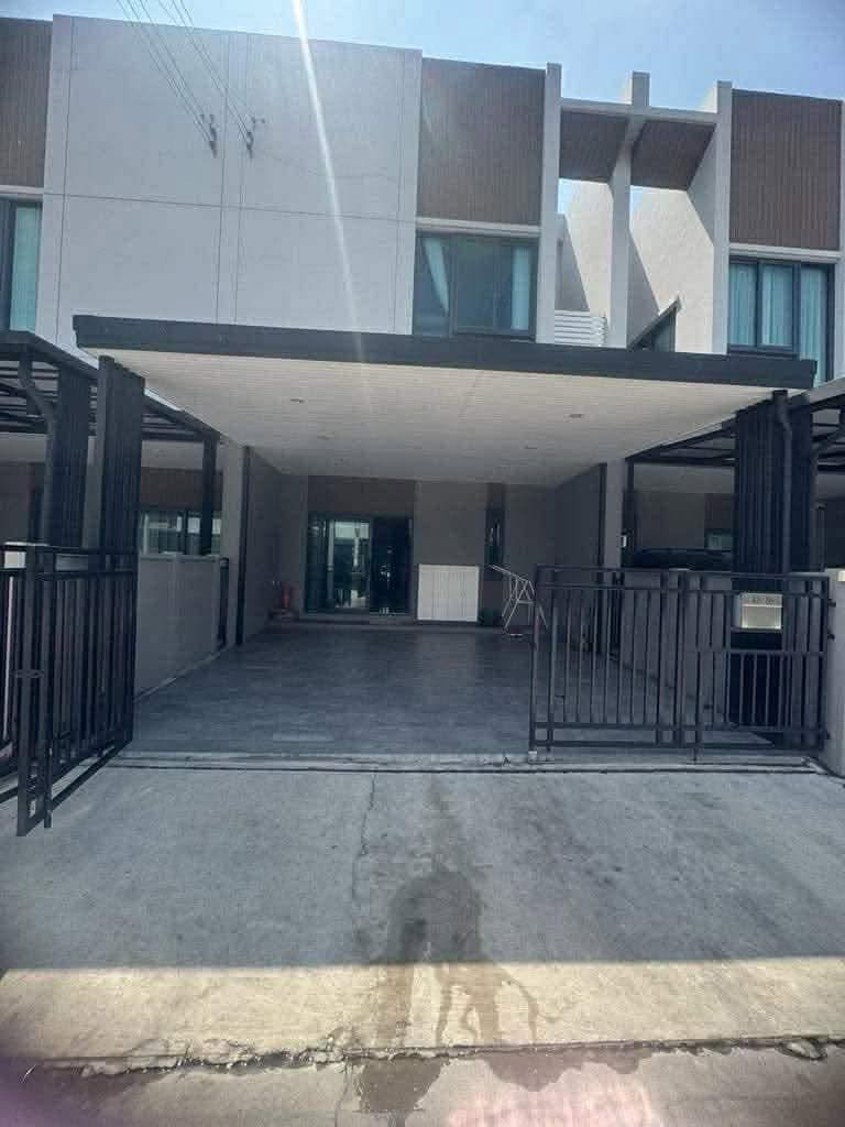 Townhouses for rent :  For Rent   Baan Klang Muang Ladprao 101   59,000