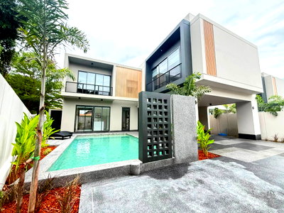 เช่าบ้านเดี่ยว เชียงใหม่ : ให้เช่า Pool Villa 2 ชั้น สไตล์ Modern พร้อมสระว่ายน้ำส่วนตัว ทำเลศักยภาพย่านหางดง  #AHD-V0135