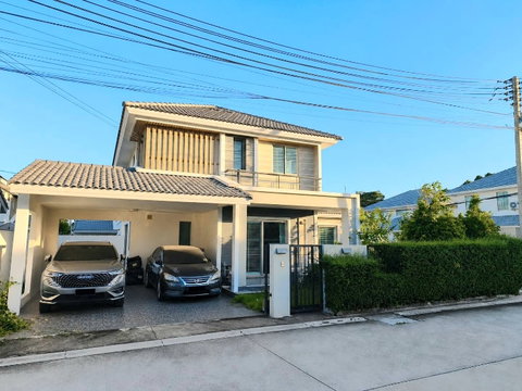 บ้านให้เช่า บ้านเดี่ยว 2 ชั้น หลังมุม 65 ตร.วา พร้อมอยู่  หมู่บ้านไลฟ์ อิน เดอะ การ์เด้น บ้านฉาง ระยอง

