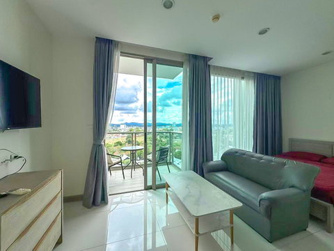 The Riviera Wongamat Beach Condo for Sale Studio Sea View