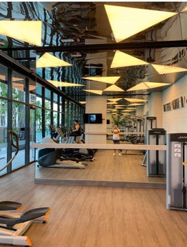 🏙️✨ FOR RENT: Whizdom Essence — HIGH-FLOOR LUXURY CITY LIVING! 💰 Rental Price: 21,000 THB/month | 📲 Line ID: @condobkk (with @)