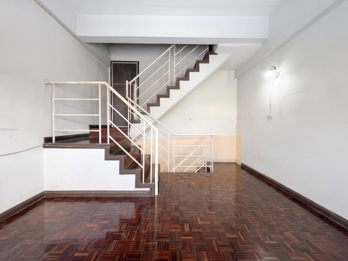 รูป ขายทาวน์เฮาส์ 3 ชั้น สัมมากร รามคำแหง 112 โทร 0999983897 - รูปที่ 10/26