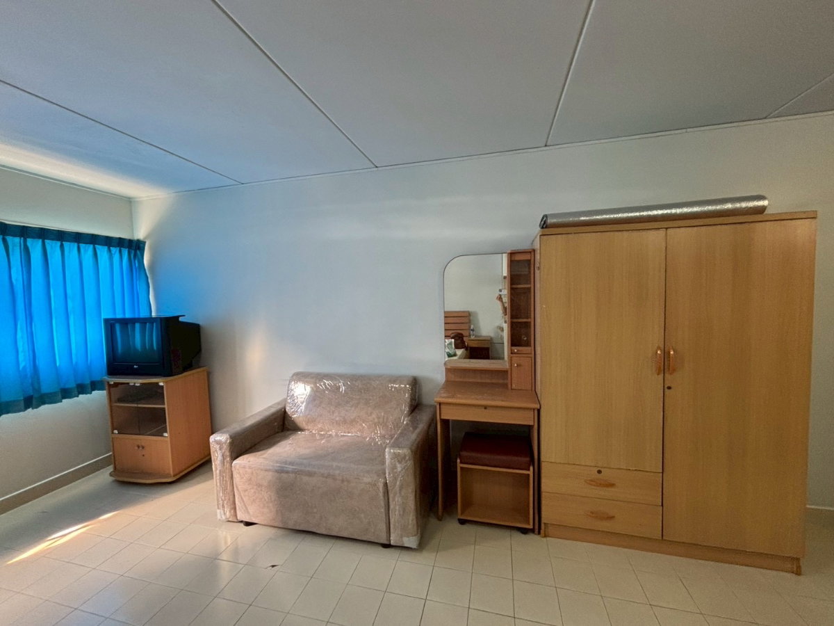 picture Popular Condo Muangthongthani Condo - 3/6