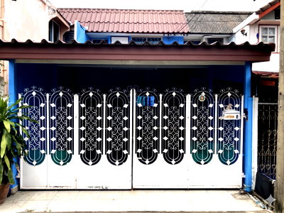 Townhouses for rent Nonthaburi : ✨ For Rent: 2-story Townhouse 2 bedrooms, 2 bathrooms, 31 sq.wa. Located behind CentralPlaza Chaengwattana