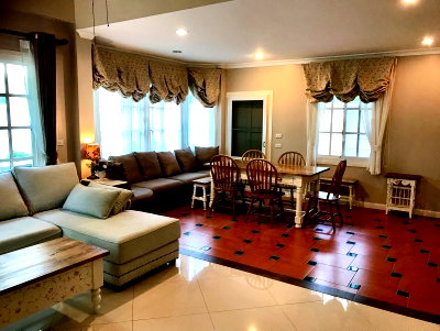 เช่าบ้านเดี่ยว เซ็นทรัล พลาซ่า บางนา : LTH15739 - Corner House for Rent Bearing | Fantasia Villa 3 | Spacious Family Residence | Near BTS Bearing | 85,000 THB