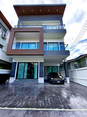 เช่าบ้านเดี่ยว โรงเรียนเซนต์แอนดรูส์อินเตอร์เนชันแนล กรุงเทพ : WS7889 🏡✨ ให้เช่า บ้านเดี่ยว 3 ชั้น สุขุมวิท 65 ใกล้ BTS เอกมัย ✨🏡 เพียง 150,000 บาท/เดือน