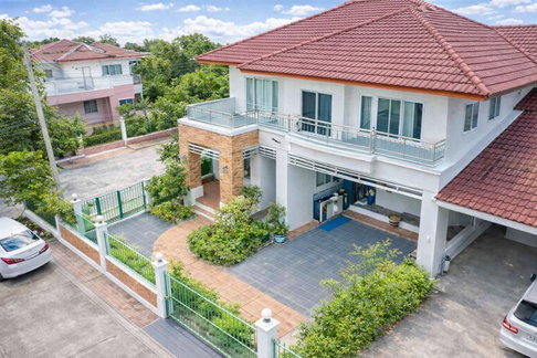 บ้านเดี่ยวหรู 4 นอน ครึ่งไร่ 820 ตร.ม. 4 น้ำ บางบอน 205 ตร.ว. พร้อมสวนส่วนตัวขนาดใหญ่ ตลาดบางบอน 5 700 ม