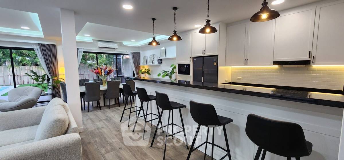 รูป วิลล่า 5 ห้องนอน สำหรับขาย ใกล้บึง/ทะเลสาบมาบประชัน พงษ์ ชลบุรี (ID 3025971) - รูปที่ 11/30