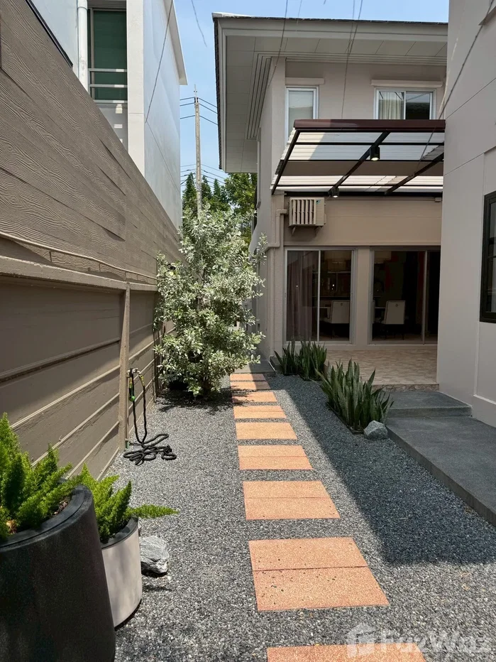 รูป บ้านเดี่ยวให้เช่า 3 ห้องนอน ในโครงการ โนเบิล ทารา พัฒนาการ 5645512 - รูปที่ 2/21