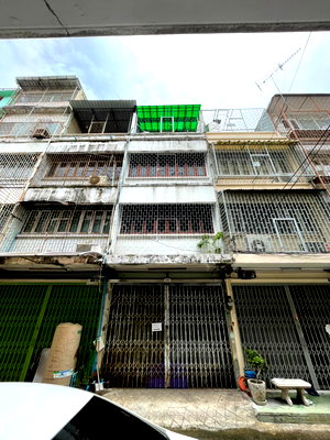 Shophouses for sale Nimibutr Stadium : 4-Storey Commercial Building in a Prime Downtown Location Only 400 meters from MRT Hua Lamphong