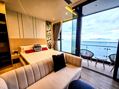 ขายคอนโด : Arom Wongamat 1 Bedroom Condo for Sale High Floor Sea View