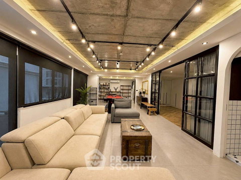 คอนโด 2 ห้องนอน 150 ตร.ม. อาคารสรรชัยแมนชั่น ใกล้ BTS นานา (300 ม.) (ID 3023961)