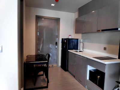 Condos for rent : Condo for Rent | Life Asoke-Rama 9  Rent Only  Prime Rama 9 Location 🚄 Only 250m to MRT Rama 9 🛍 Just steps away from Central Rama 9