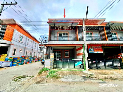 ทาวน์โฮม นิคมอุตสาหกรรม อีสเทิร์นซีบอร์ด : ทาวน์เฮ้าส์ 22.4 ตร.วา เทพประทานพร 11 ศรีราชา ชลบุรี 1.8M