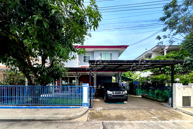 บ้านเดี่ยว รร.กสิณธรเซนต์ปีเตอร์ : ชลลดา วัดลาดปลาดุก หน้าบ้านไม่ชนใคร ต่อเติมครบ ใกล้รถไฟฟ้าสายสีม่วง