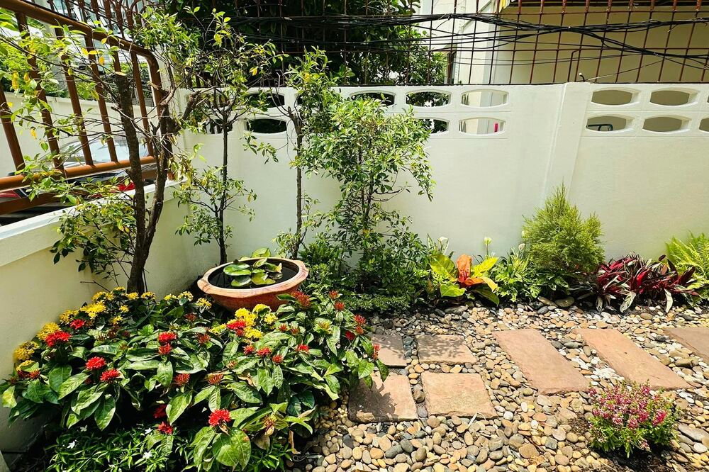 รูป เช่าบ้านเดี่ยว !!  House in Phromphong, 5 ห้องนอน, 5 ห้องน้ำ, 4 ชั้น, มีสวนขนาดเล็ก, มีที่จอด 2-3 คัน !! Code C20230109716 แต่งครบ, พร้อมเข้าอยู่ 📣📣 - รูปที่ 12/13