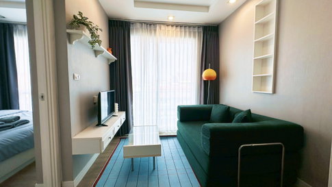 🏖️ Condo for Sale by the Beach – 「 The Blux Bangsaen 」, Soi Charin, Bangsaen