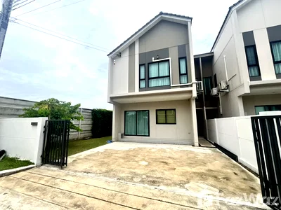 บ้านเดี่ยวให้เช่า : บ้านเดี่ยวให้เช่า 4 ห้องนอน ในโครงการ เสนา วิลเลจ รามอินทรา กม.9 6494122