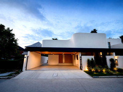 บ้านเดี่ยว เชียงใหม่ไนท์ซาฟารี : ขายพูลวิลล่าชั้นเดียวสไตล์โมเดิร์น พร้อมสระว่ายน้ำส่วนตัว ใกล้โรงเรียนนานาชาติหลายแห่ง  #C7MG100933
