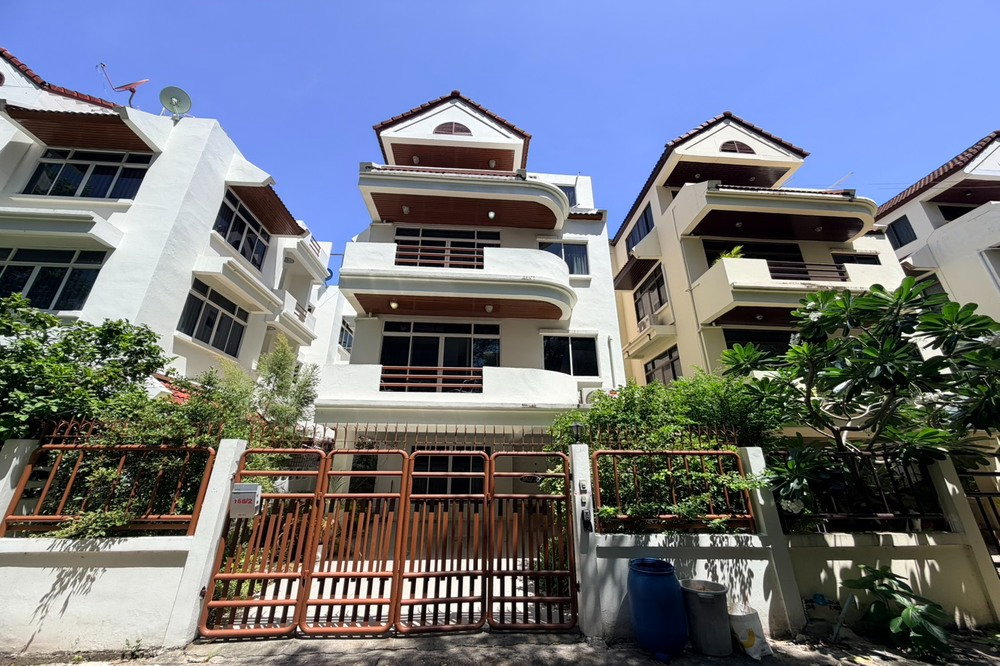 รูป เช่าบ้านเดี่ยว !!  House in Phromphong, 5 ห้องนอน, 5 ห้องน้ำ, 4 ชั้น, มีสวนขนาดเล็ก, มีที่จอด 2-3 คัน !! Code C20230109716 แต่งครบ, พร้อมเข้าอยู่ 📣📣 - รูปที่ 13/13