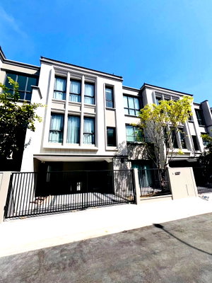เช่าทาวน์โฮม ม.เกษมบัณฑิต พัฒนาการ : HR3549ให้เช่า Luxury Townhome 3 ชั้น บ้านกลางเมือง คลาสเซ่ สุขุมวิท 77 ใกล้ BTS อ่อนนุช หน้ากว้าง 10 เมตร ตกแต่งหรู Premium (Fully Furnished)