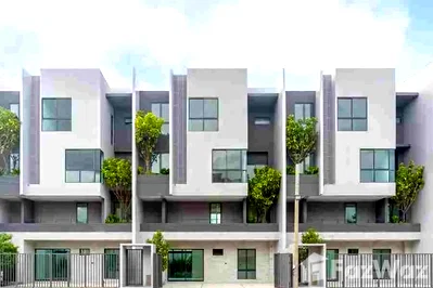 Townhouses for sale : 4 Bedroom Townhouse for sale at PATIO Krungthepkrita - Wongwean  6478756